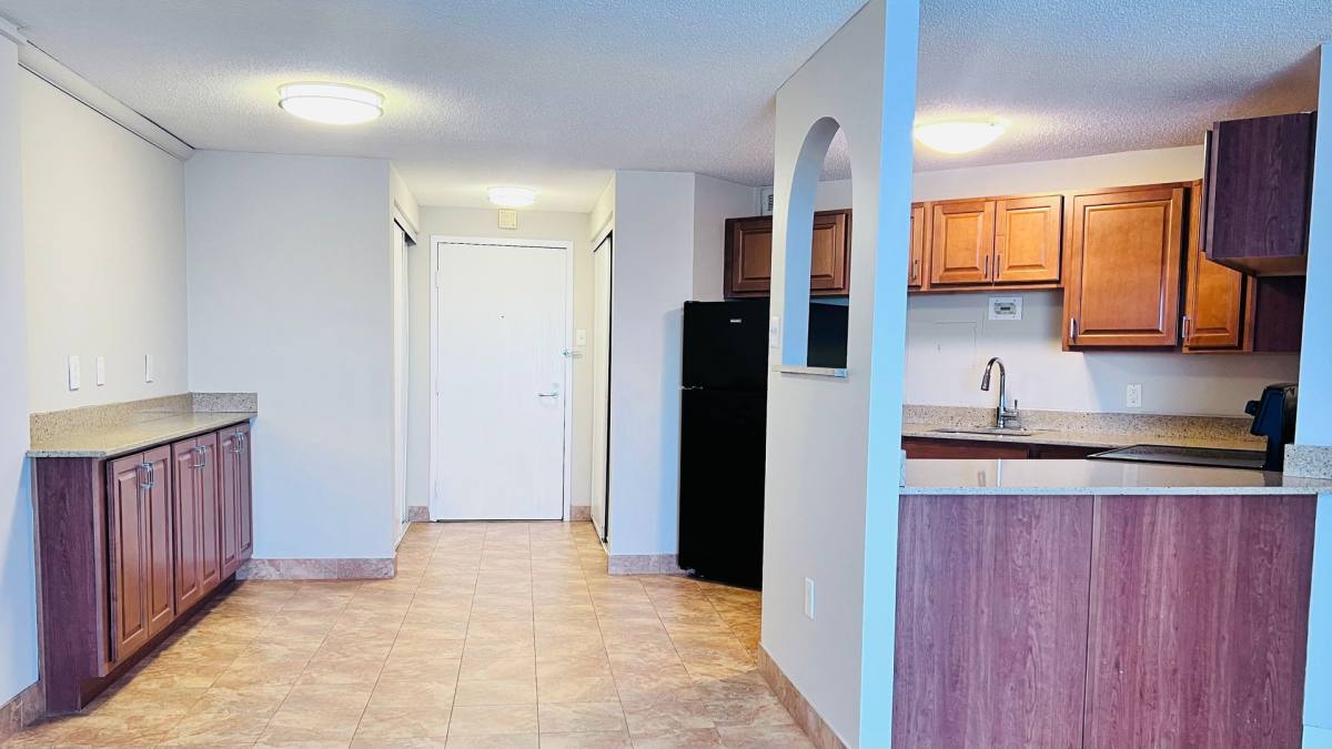 Apartment for rent at 215 Oak Grove St, Minneapolis, MN 55403