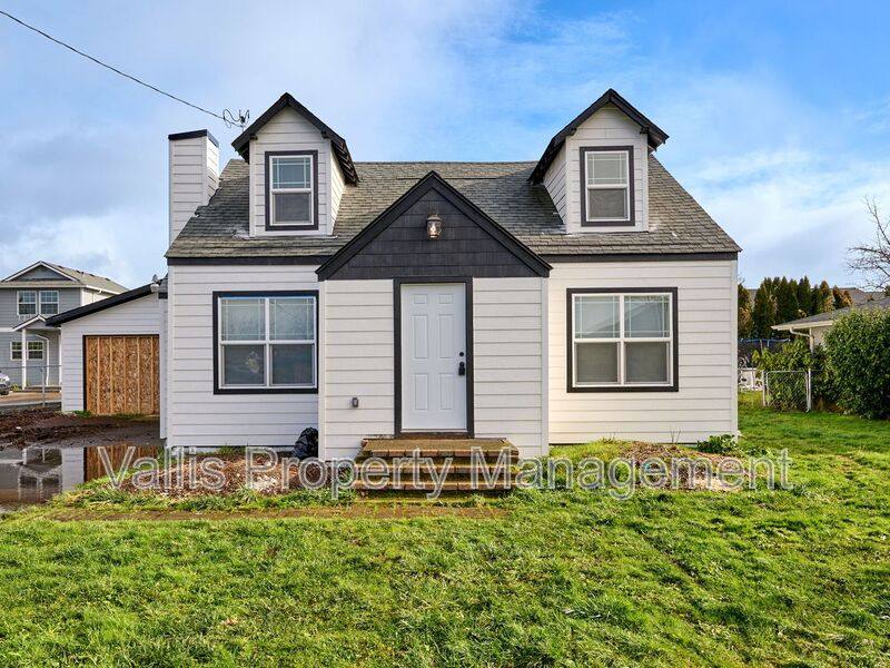 Apartment for rent at 415 S 11th St #1, Independence, OR 97351