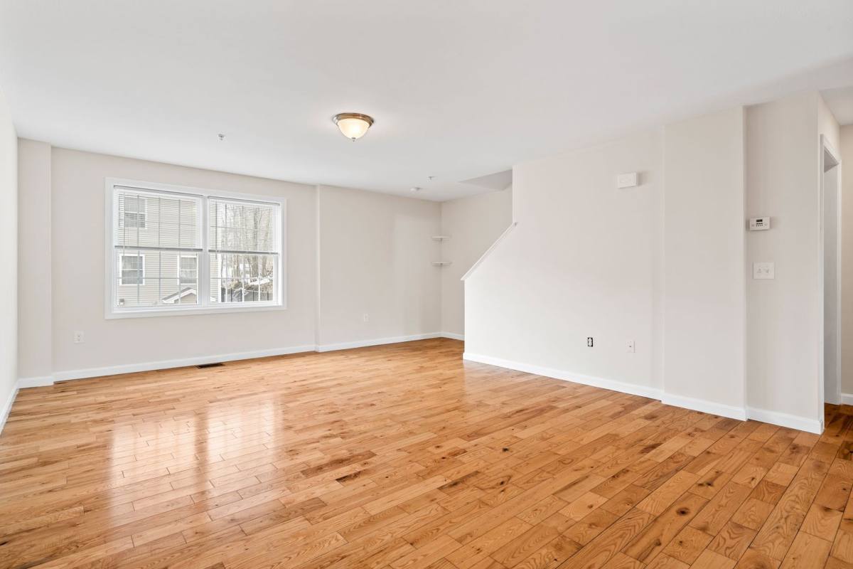 Townhouse for rent at 80 Main St, South Berwick, ME 03908