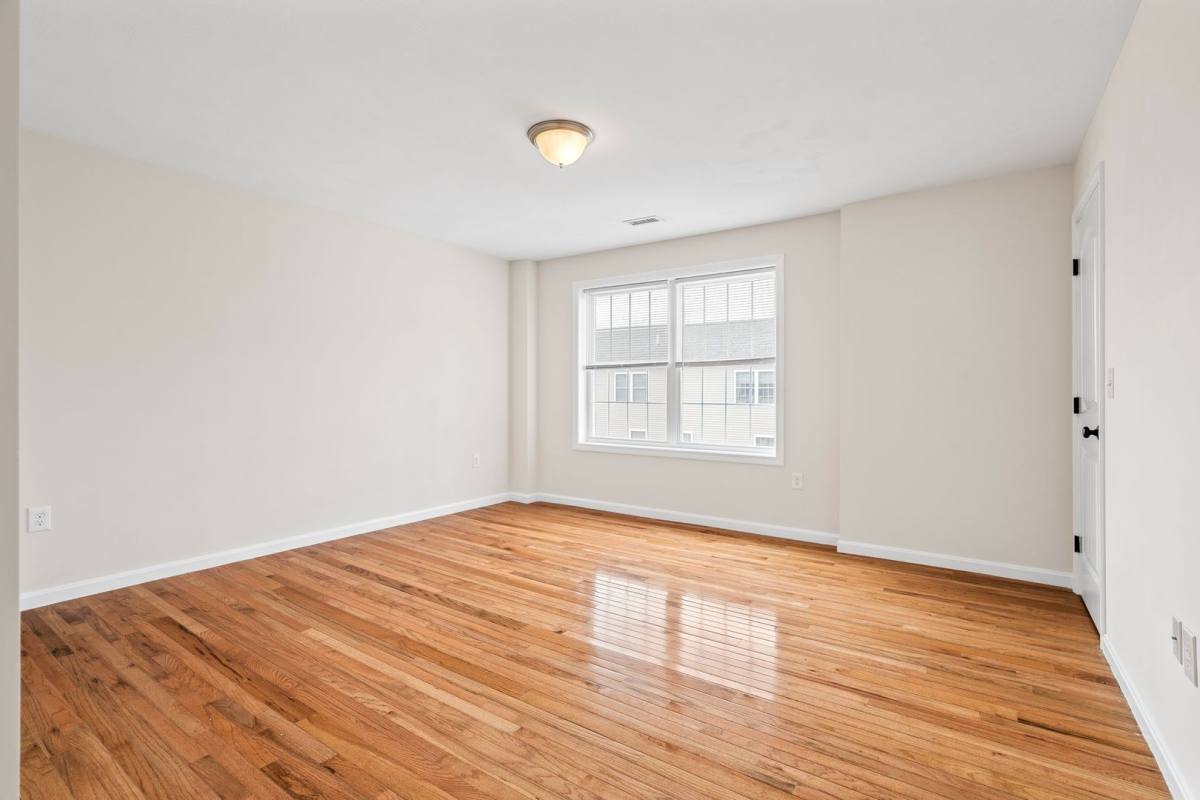 Townhouse for rent at 80 Main St, South Berwick, ME 03908