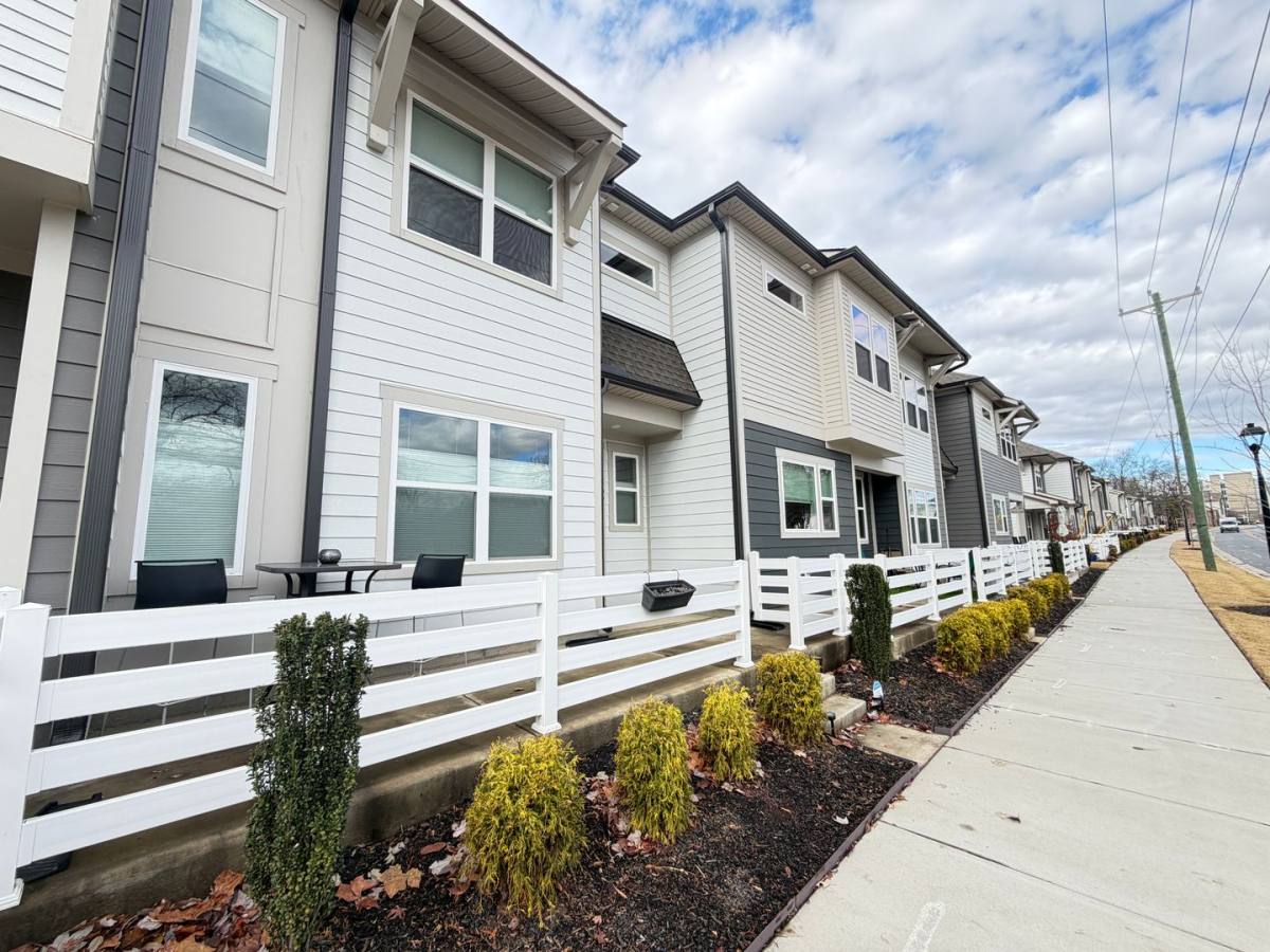 Townhouse for rent at 5661 Comiskey Alley, Kannapolis, NC 28081