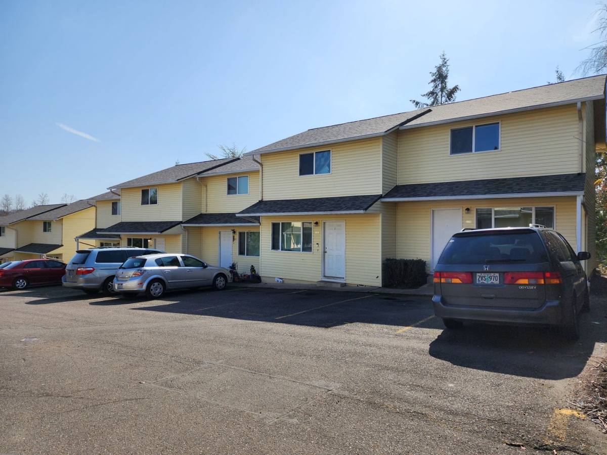Apartment for rent at 2231 Salem Dallas Highway NW, Salem, OR 97304