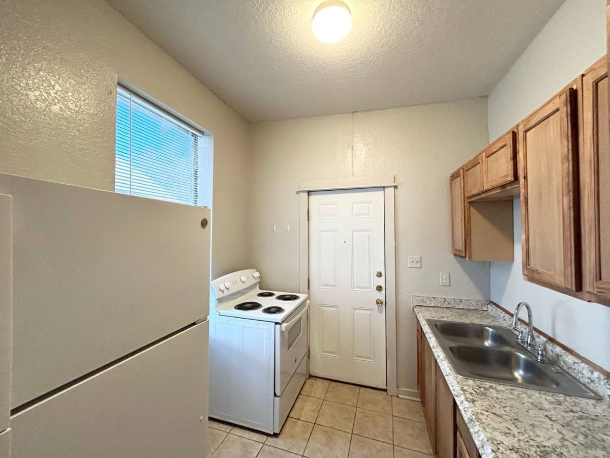 Apartment for rent at 1716 N Olive, San Antonio, TX 78208