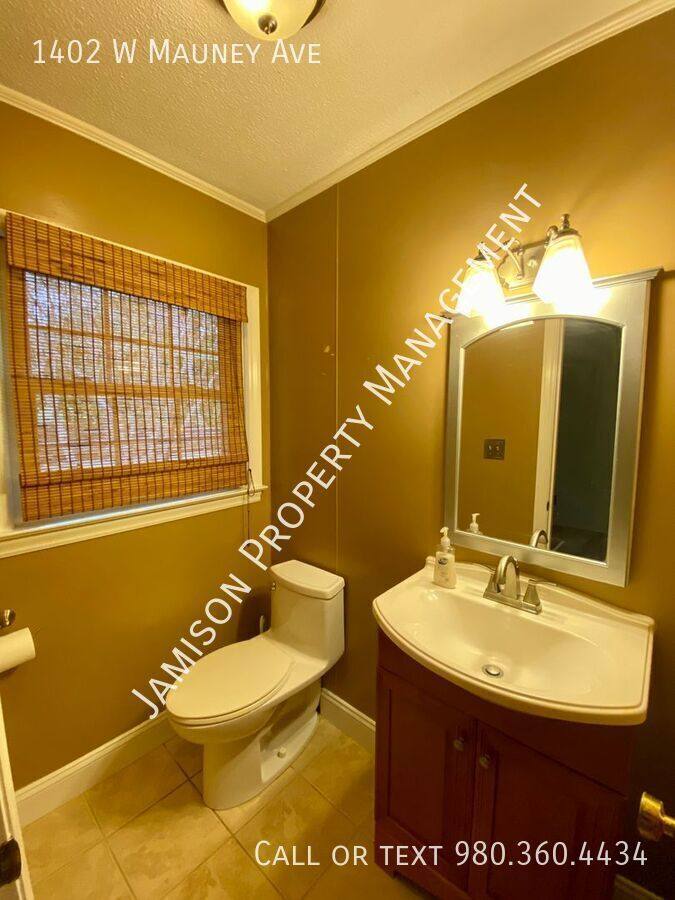 House for rent at 1402 W Mauney Ave, Gastonia, NC 28052
