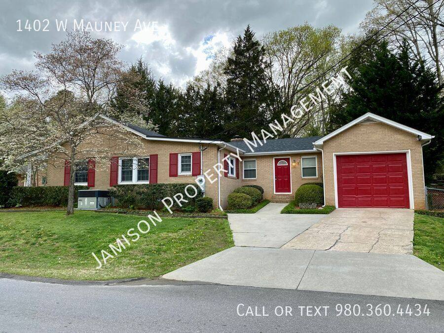 House for rent at 1402 W Mauney Ave, Gastonia, NC 28052