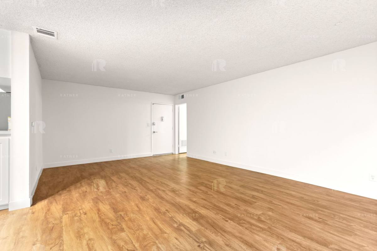 Apartment for rent at 4573 Willis Ave, Sherman Oaks, CA 91403