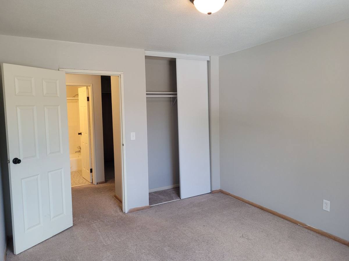 Apartment for rent at 801 21st Ave N, Minneapolis, MN 55411