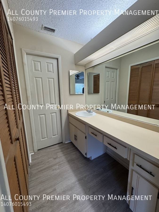 Apartment for rent at 2264 Greenview Circle, Orlando, FL 32808