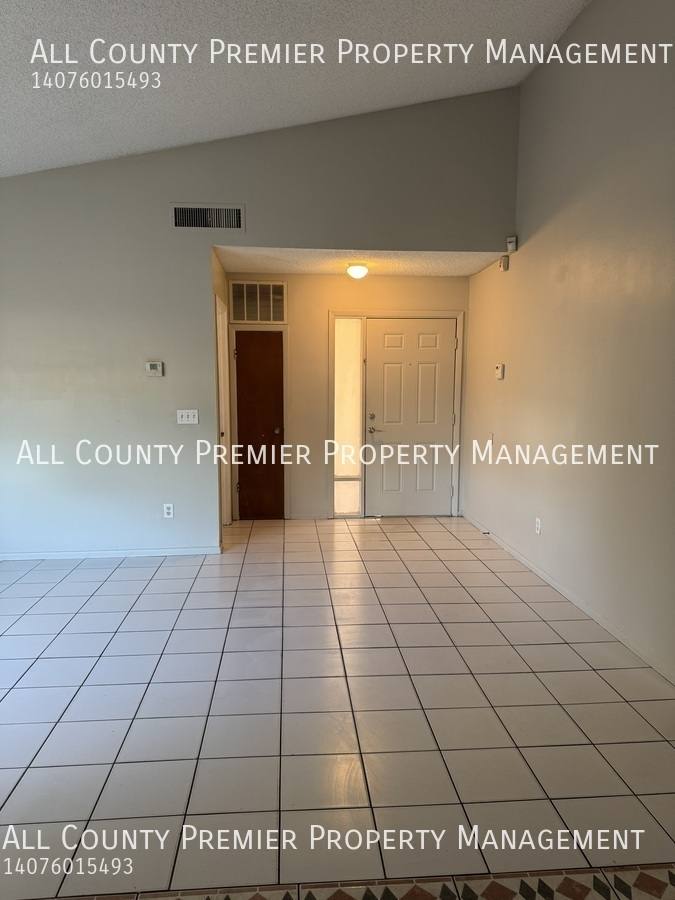 Apartment for rent at 2264 Greenview Circle, Orlando, FL 32808