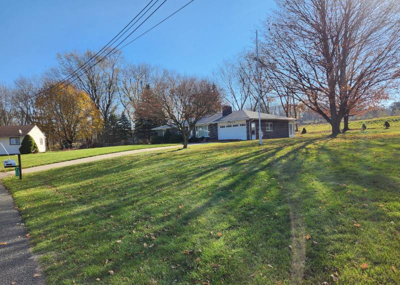 House for rent at 5354 Woodfield Ave, Kalamazoo, MI 49048