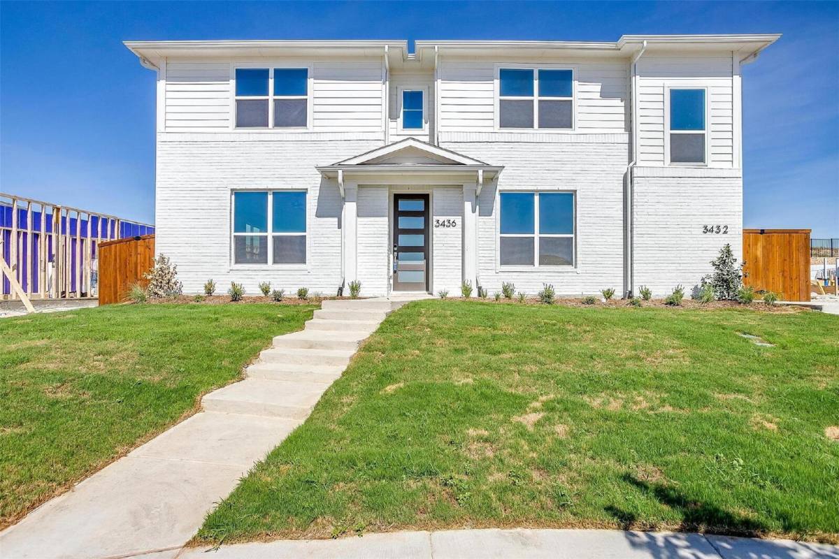 House for rent at 3436 Vista Highlands Lane, Fort Worth, TX 76135