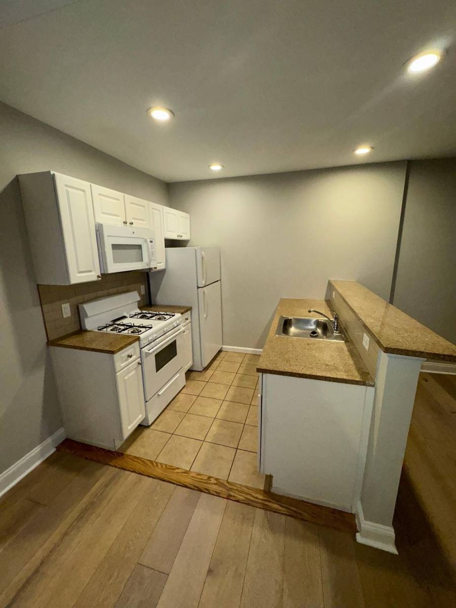 Apartment for rent at 56 Imlay St #2B, Hartford, CT 06105