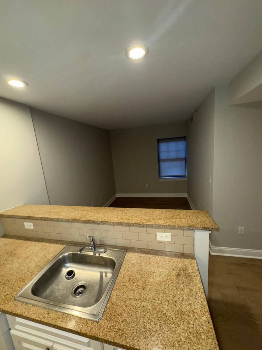 Apartment for rent at 56 Imlay St #2B, Hartford, CT 06105