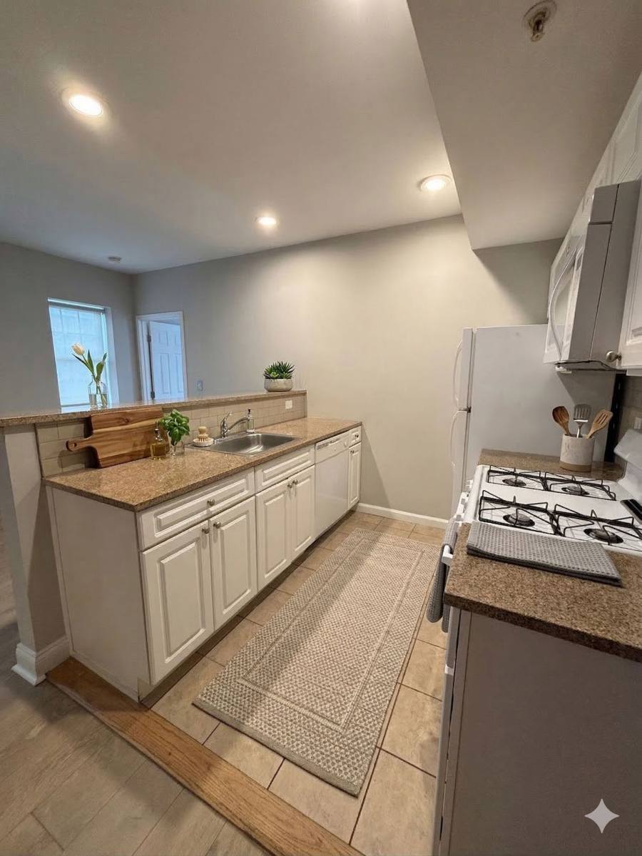 Apartment for rent at 56 Imlay St #2B, Hartford, CT 06105