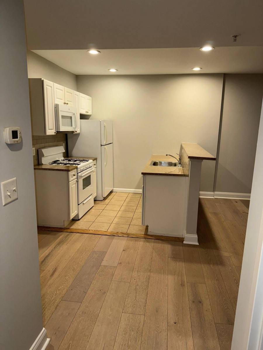 Apartment for rent at 56 Imlay St #2B, Hartford, CT 06105