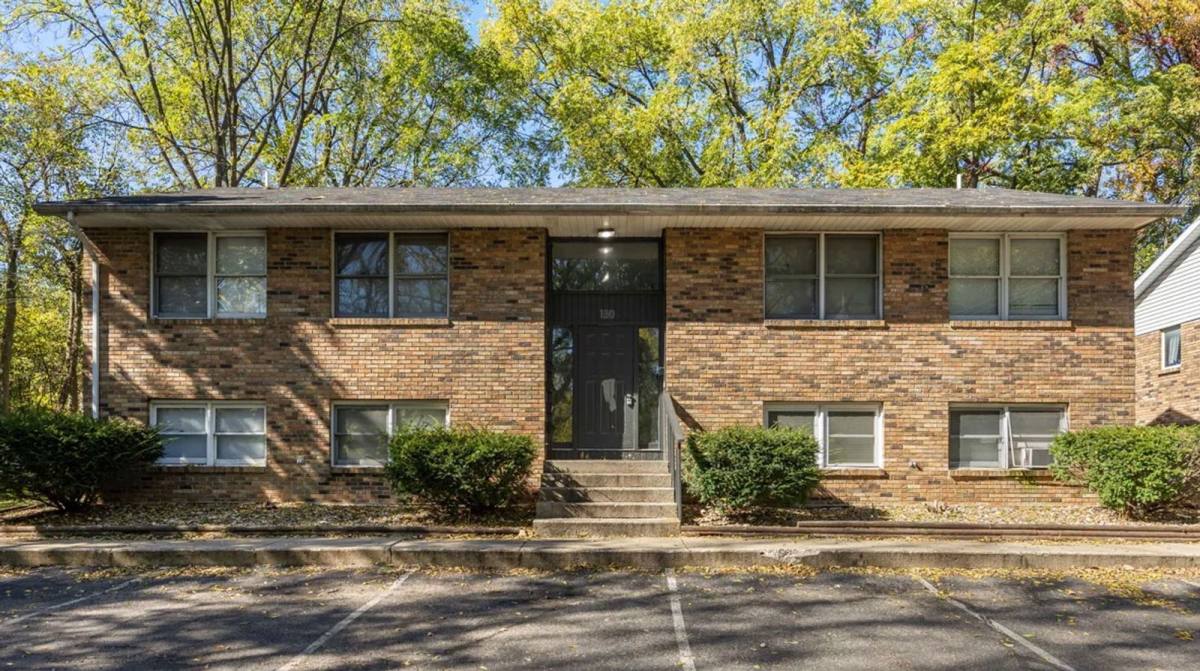 Apartment for rent at 118 S Clarendon St #3, Kalamazoo, MI 49006