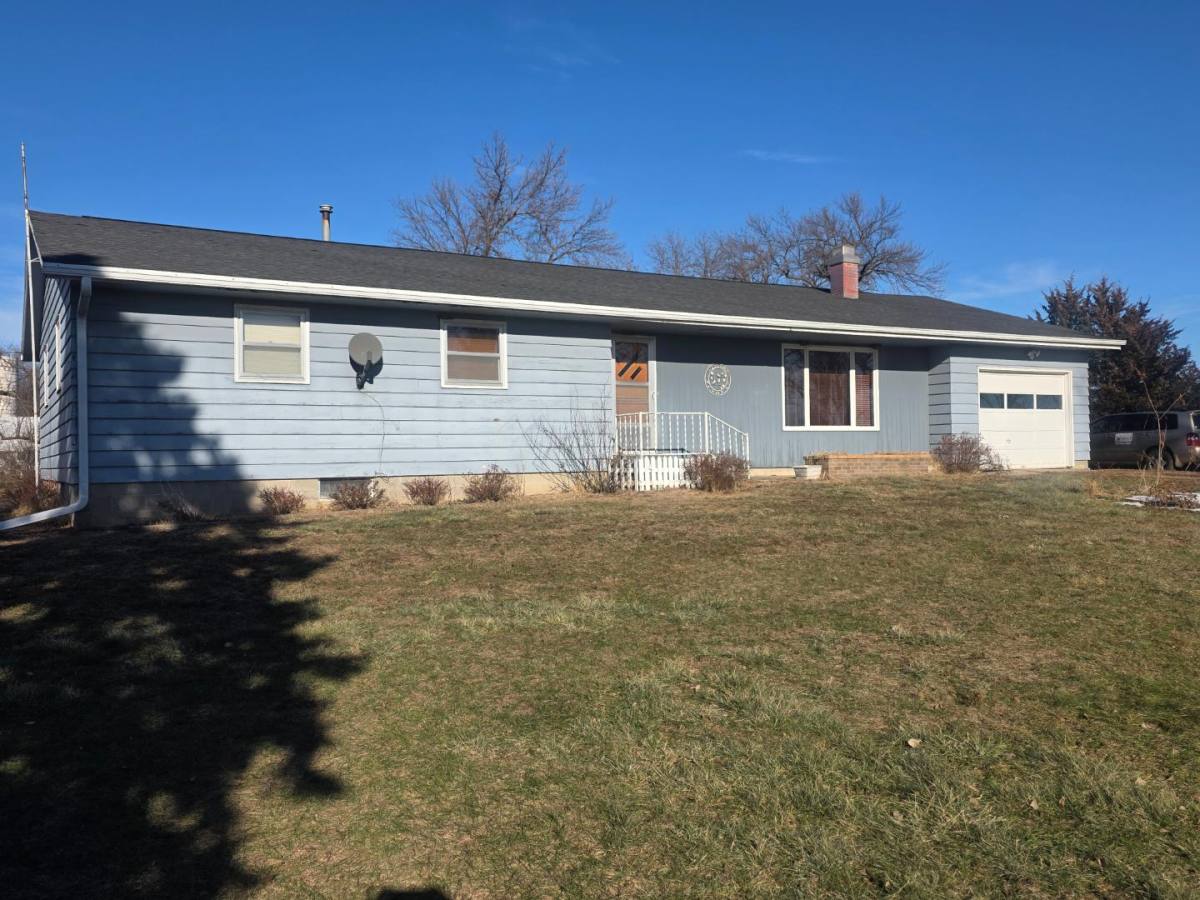 House for rent at 46258 312th St, Vermillion, SD 57069