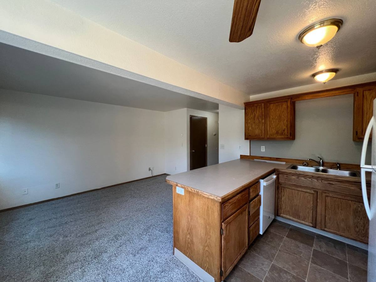 Apartment for rent at 123 Green Lane, Eugene, OR 97404