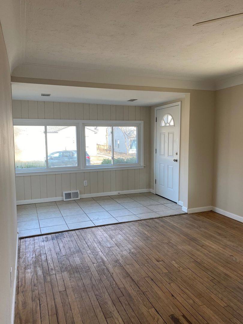 Apartment for rent at 30800 Telegraph Rd, Franklin, MI 48025