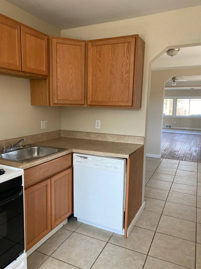 Apartment for rent at 30800 Telegraph Rd, Franklin, MI 48025