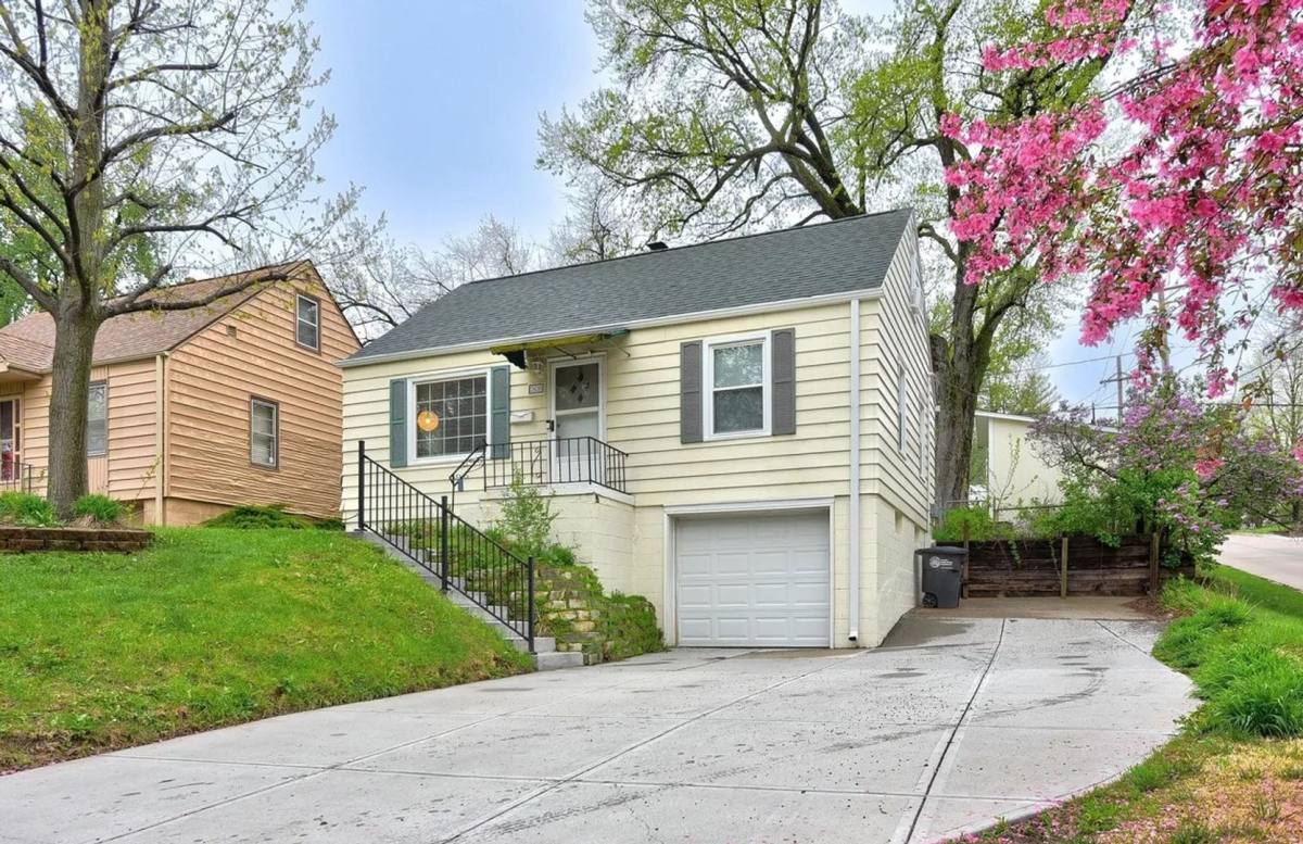 House for rent at 2630 N 70th St, Omaha, NE 68104