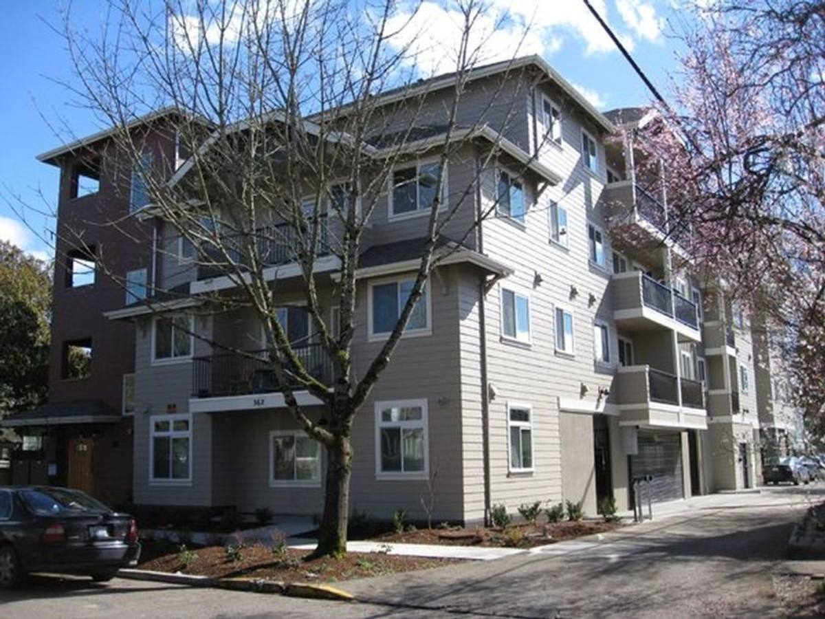 Apartment for rent at 362 E 12th Ave, Eugene, OR 97401