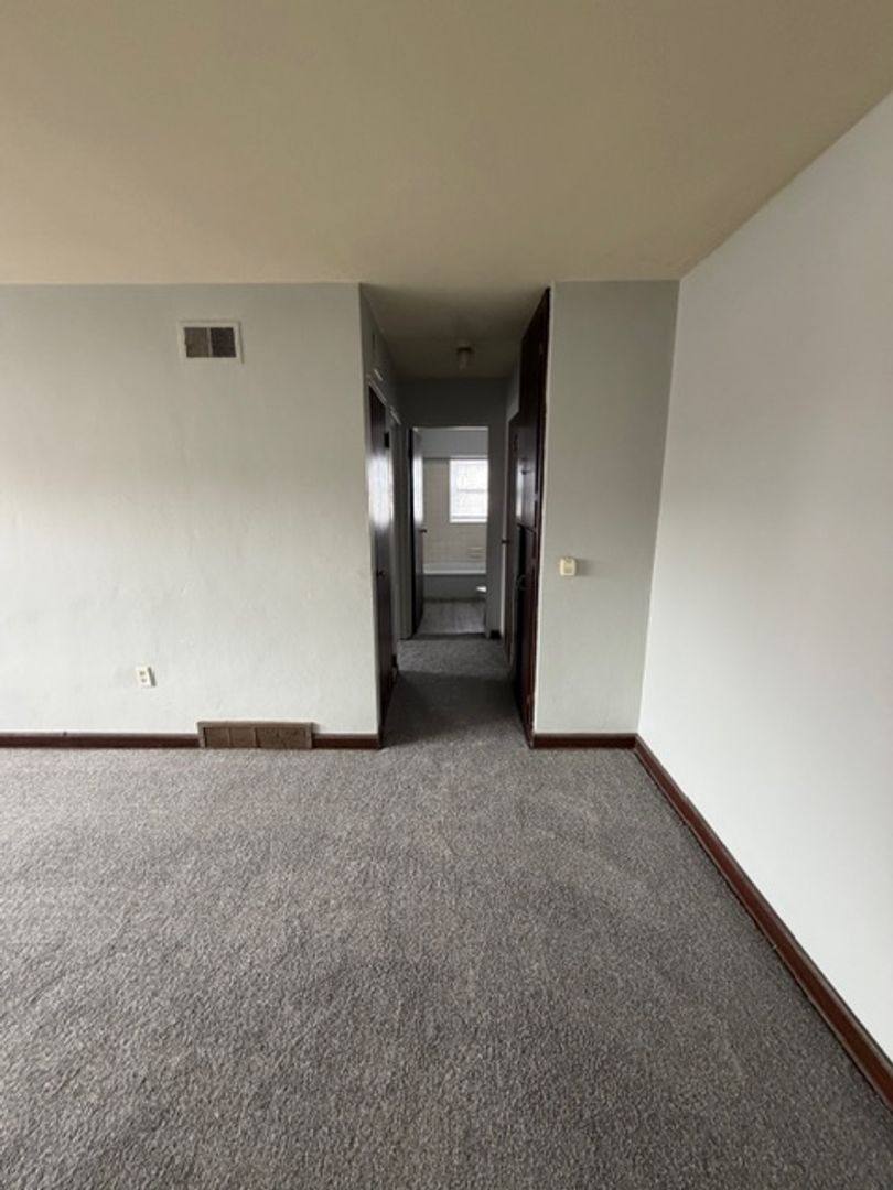 Apartment for rent at 924 State St, Bettendorf, IA 52722