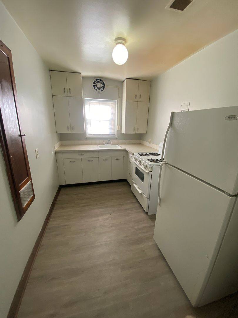 Apartment for rent at 924 State St, Bettendorf, IA 52722