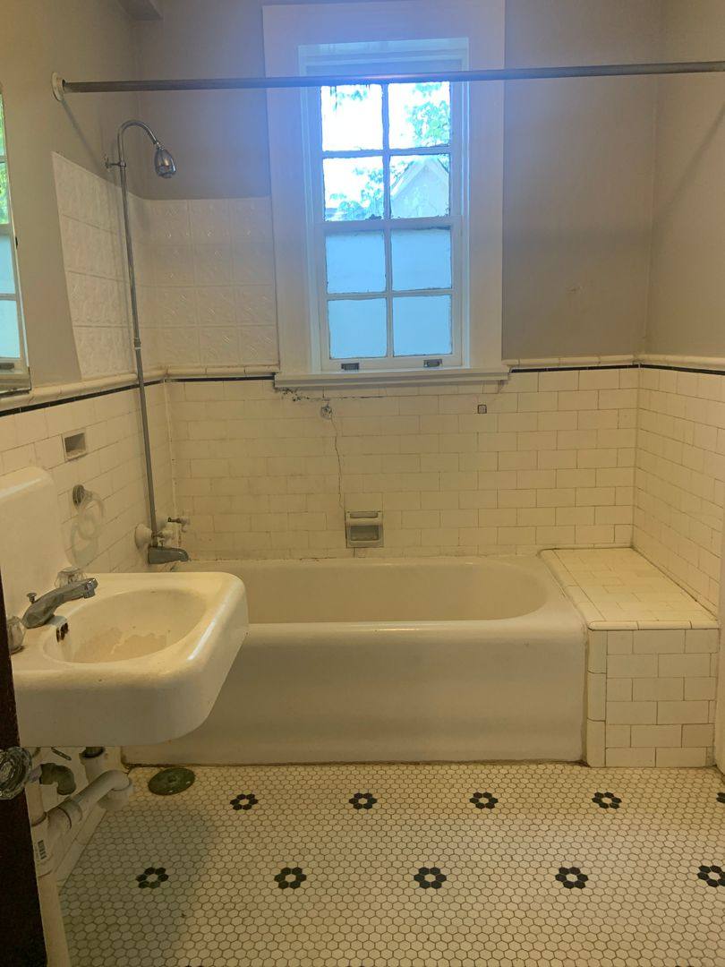 Apartment for rent at 203 S Tate St, Greensboro, NC 27403