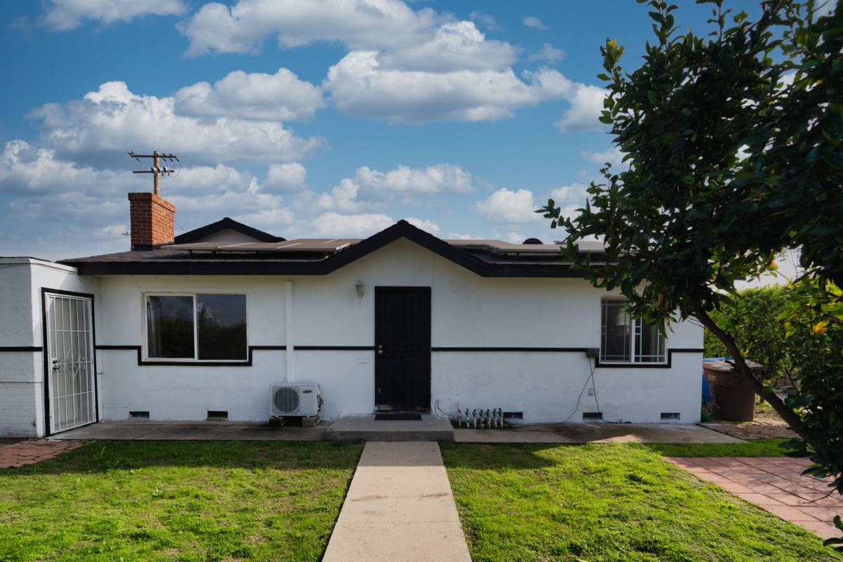 Apartment for rent at 4452 Cogswell Rd, El Monte, CA 91732