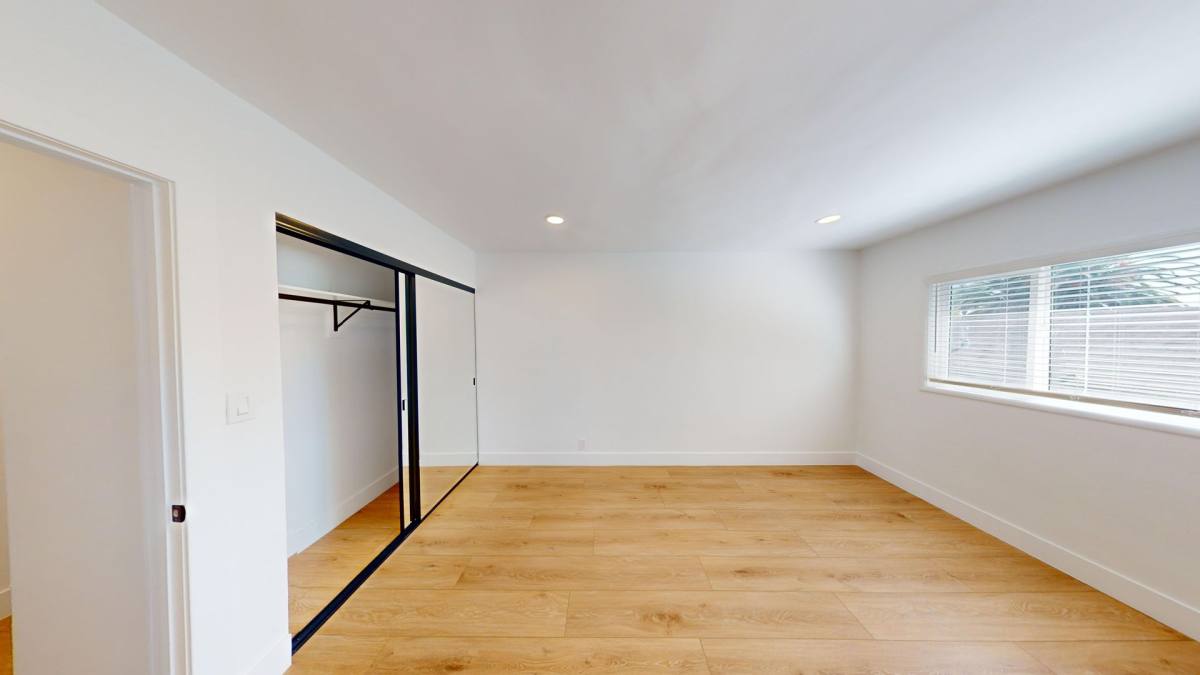 Apartment for rent at 943 N Gardner St, Los Angeles, CA 90046