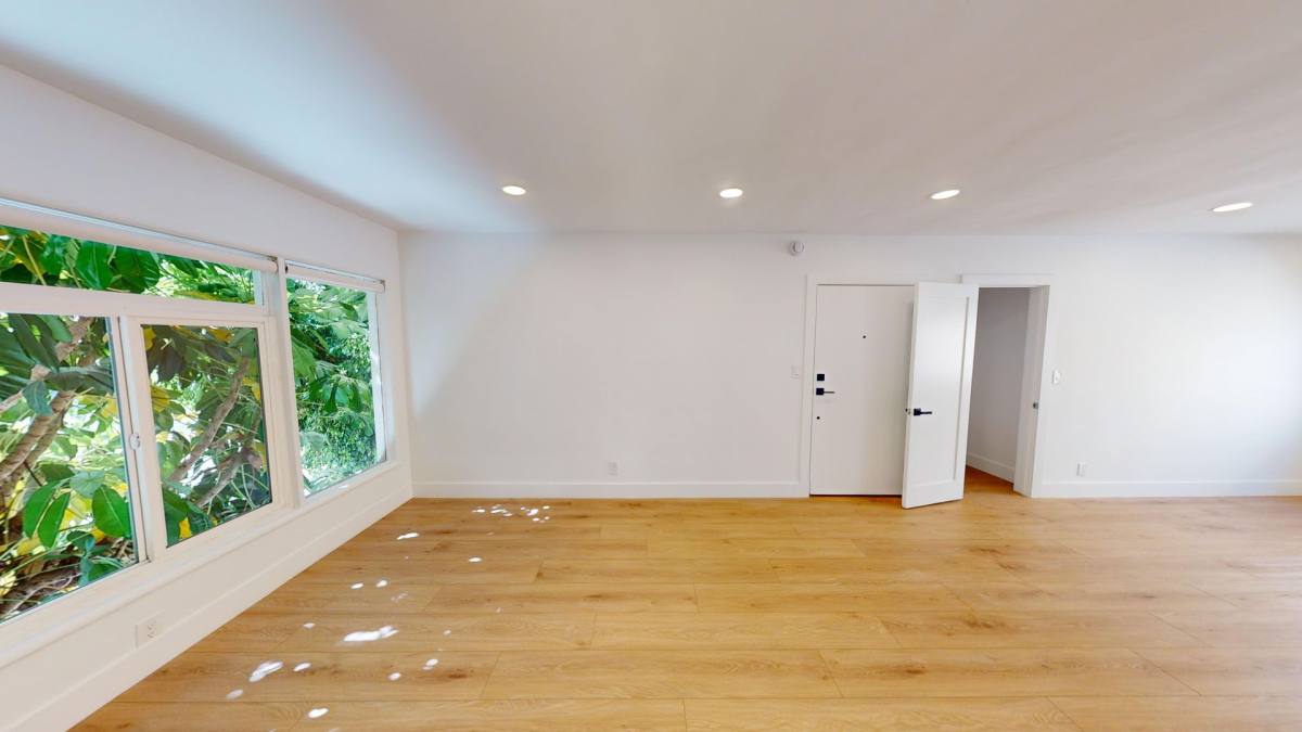 Apartment for rent at 943 N Gardner St, Los Angeles, CA 90046