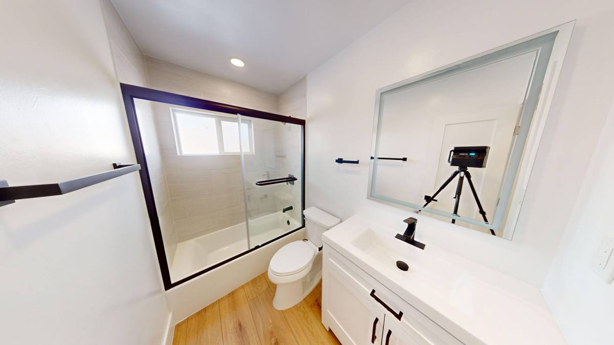 Apartment for rent at 943 N Gardner St, Los Angeles, CA 90046