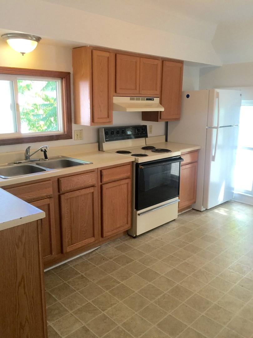 Apartment for rent at 120 Ballard St, Ypsilanti, MI 48197