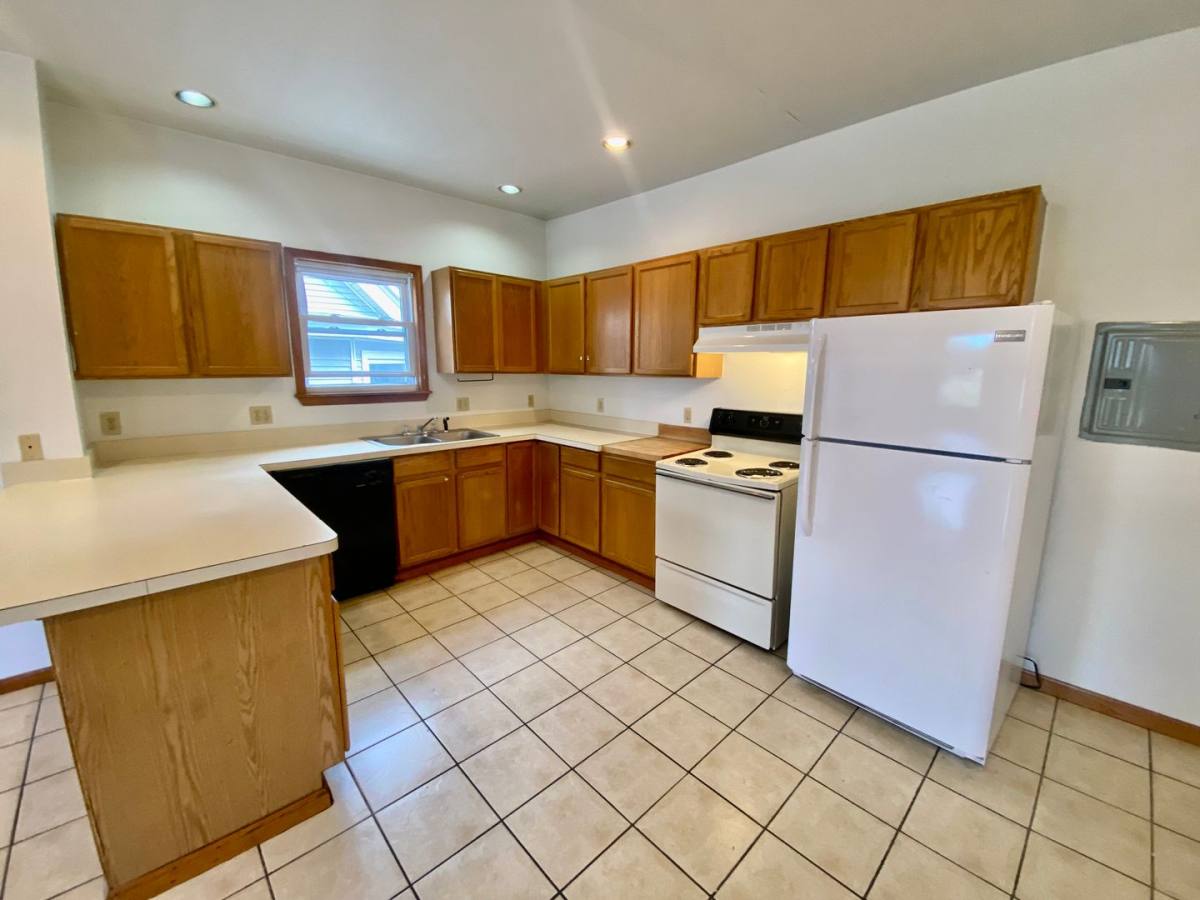 Apartment for rent at 605 W Cross St, Ypsilanti, MI 48197