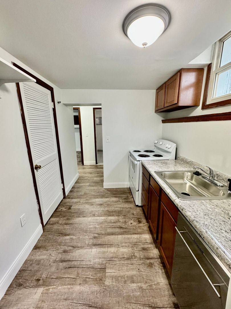 Apartment for rent at 604 Pearl St, Ypsilanti, MI 48197