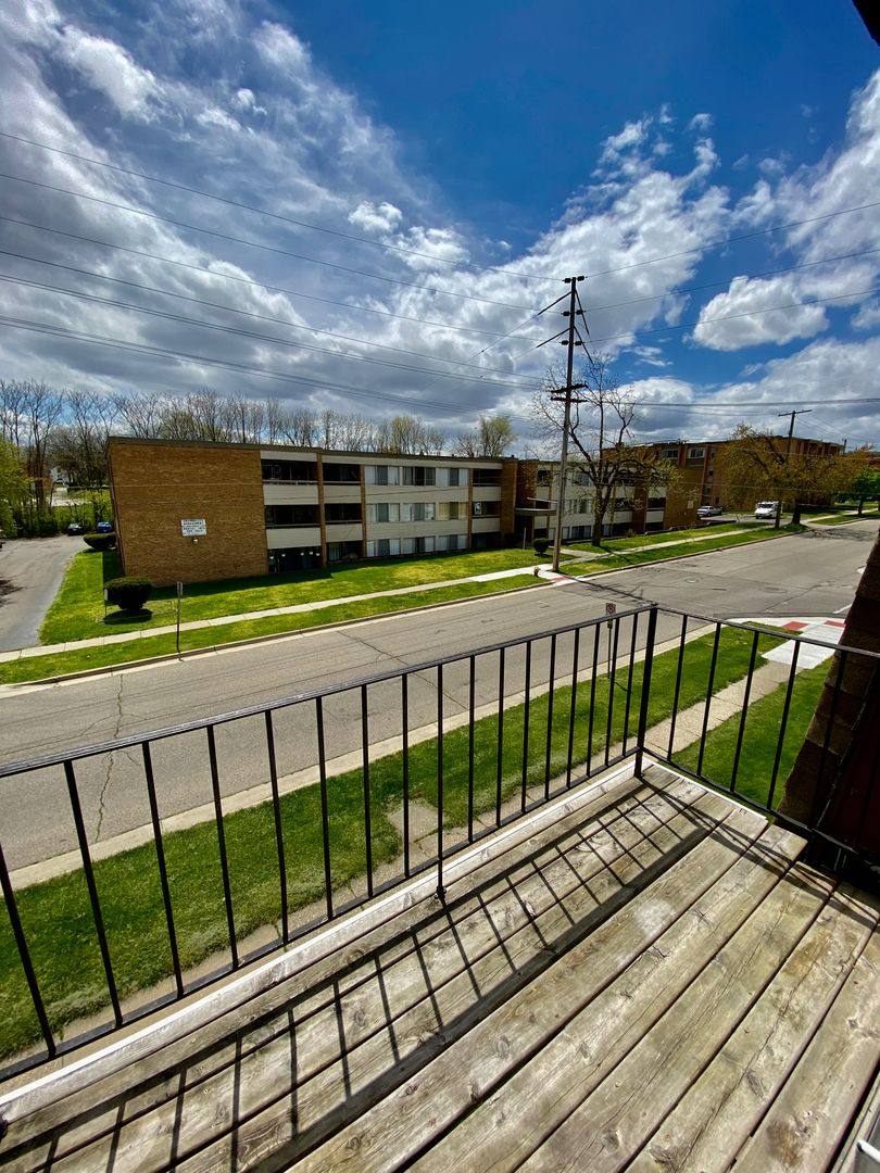 Apartment for rent at 308 Jarvis St, Ypsilanti, MI 48197