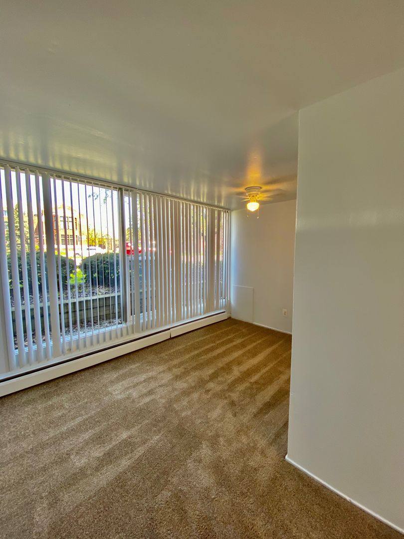 Apartment for rent at 913 Washtenaw Ave, Ypsilanti, MI 48197