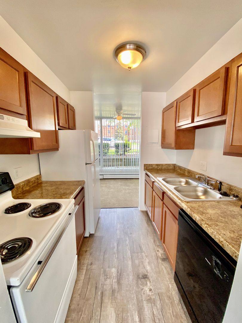 Apartment for rent at 913 Washtenaw Ave, Ypsilanti, MI 48197