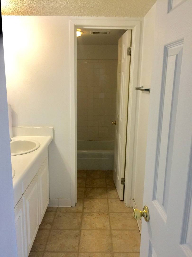 Apartment for rent at 334 Jarvis, Ypsilanti, MI 48197