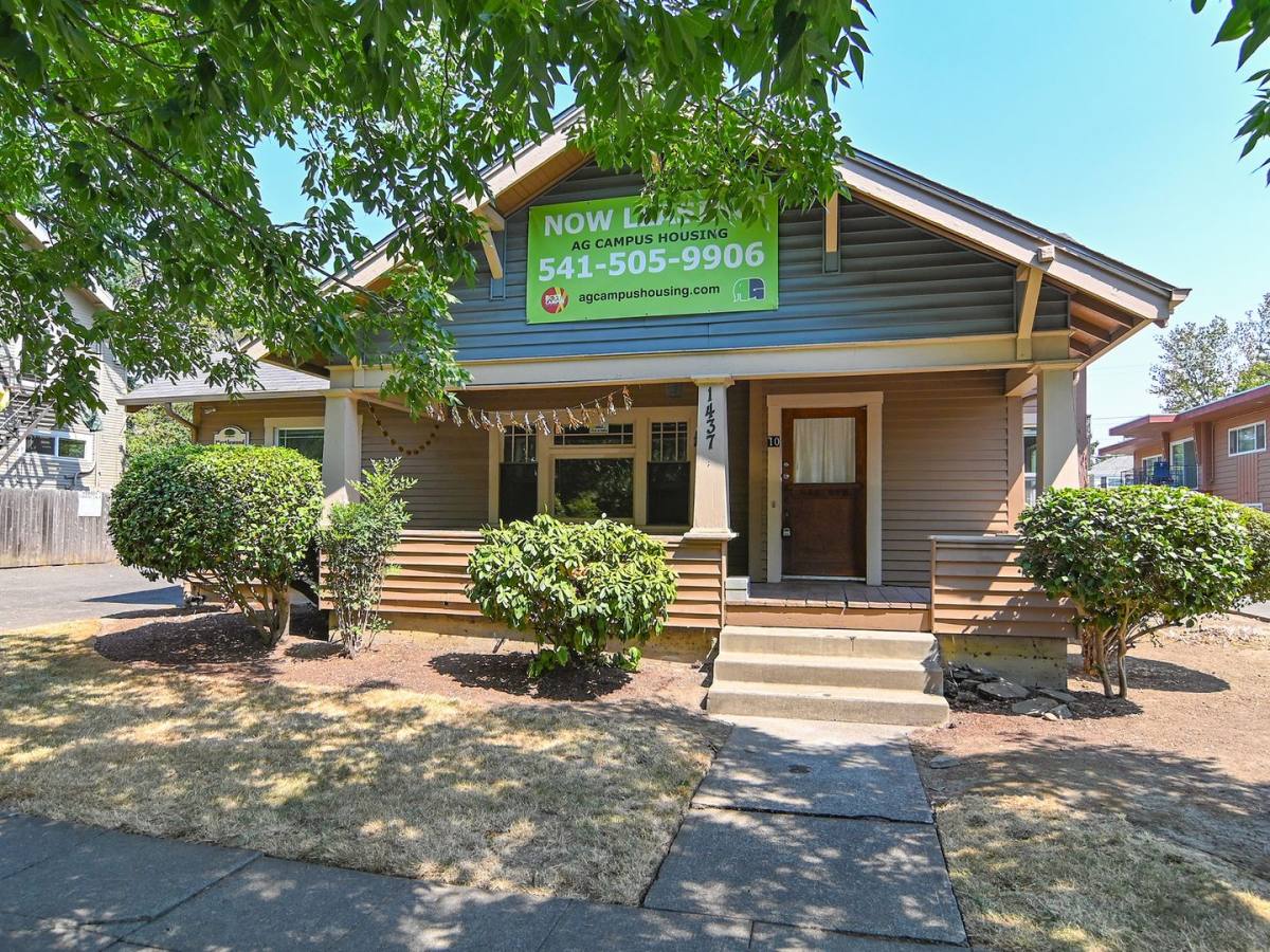 Apartment for rent at 1437 High St, Eugene, OR 97401