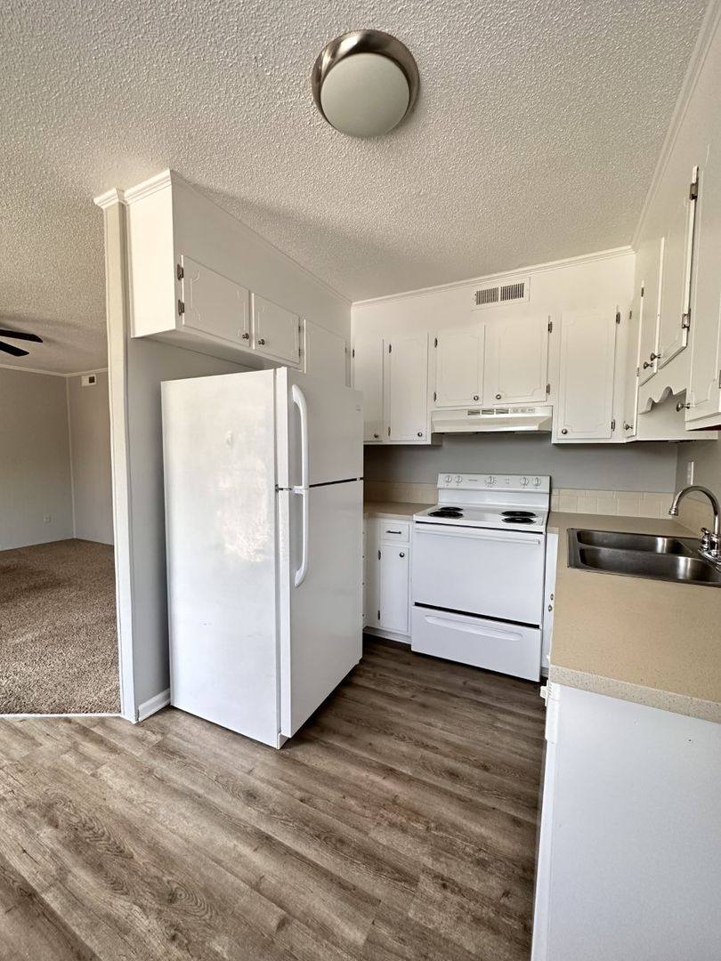 Apartment for rent at 100 W Meadows Dr, Winston Salem, NC 27103