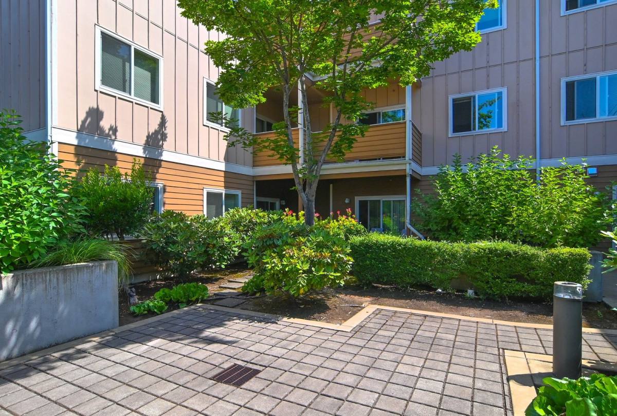 Apartment for rent at 550 E 15th Ave, Eugene, OR 97401