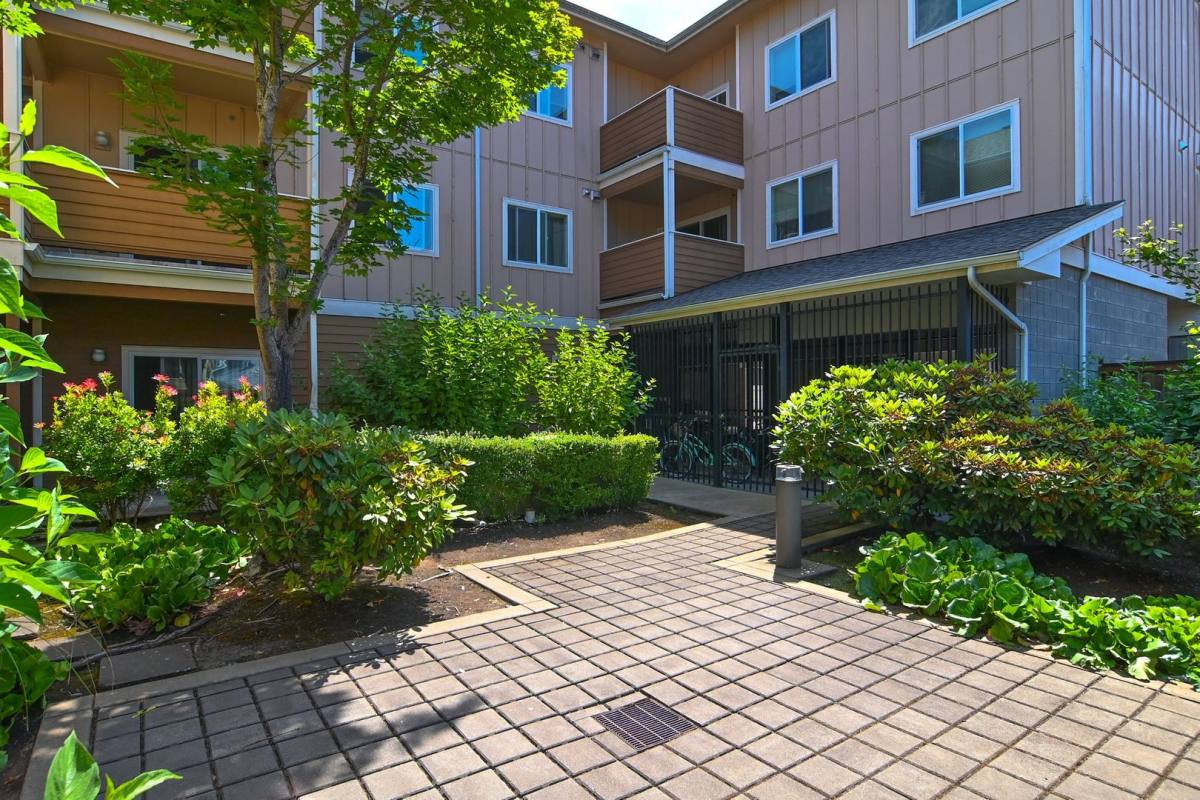 Apartment for rent at 550 E 15th Ave, Eugene, OR 97401