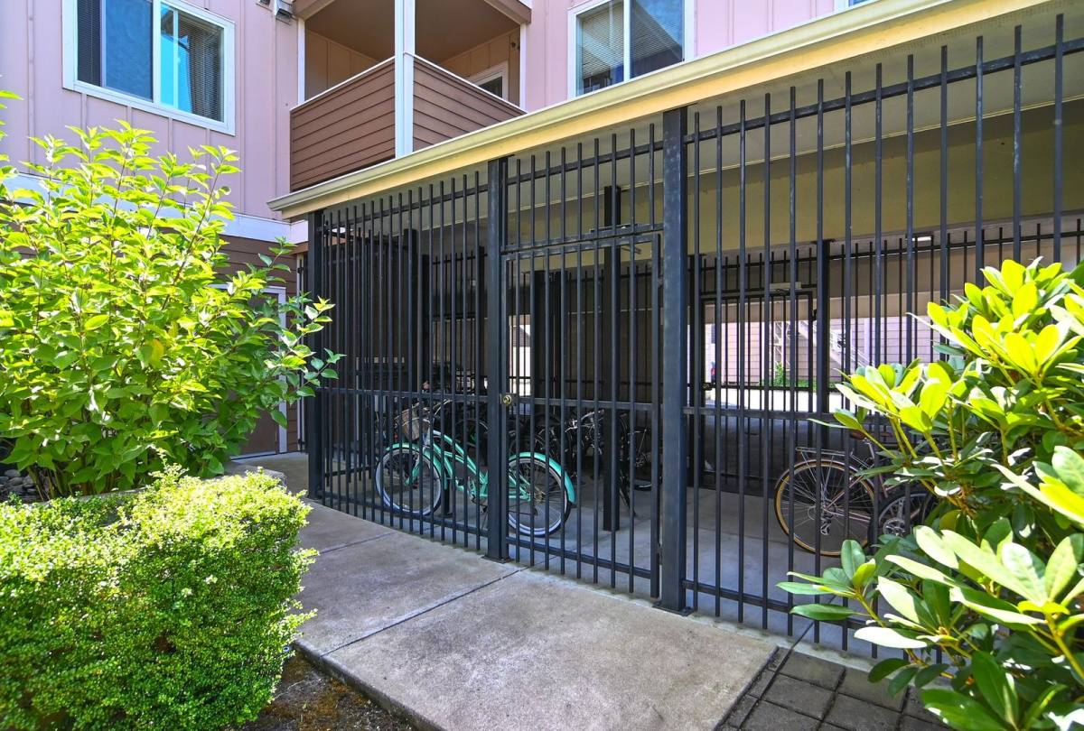 Apartment for rent at 550 E 15th Ave, Eugene, OR 97401