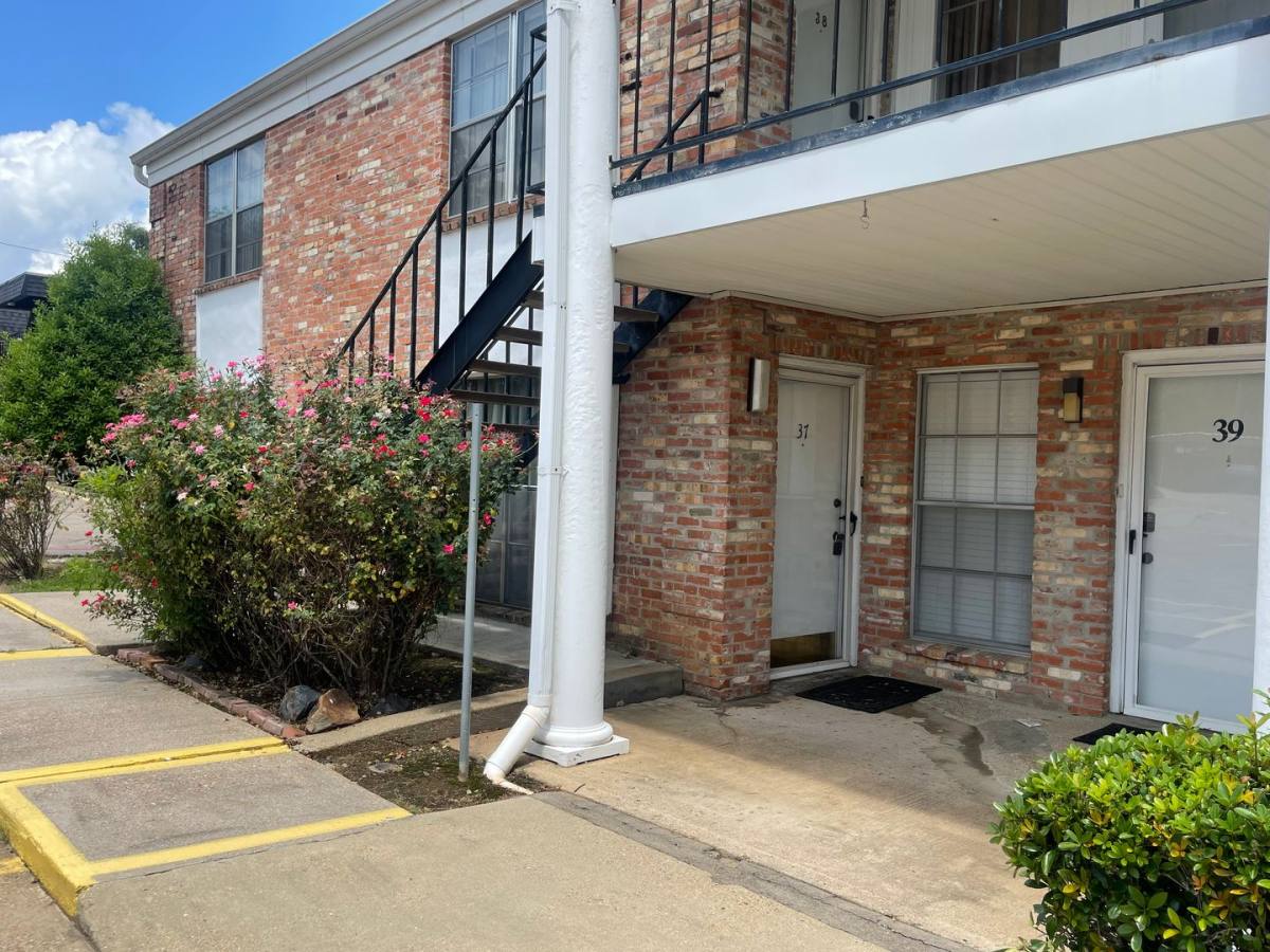 Condo for rent at 3820 Fairfield Ave, Shreveport, LA 71104