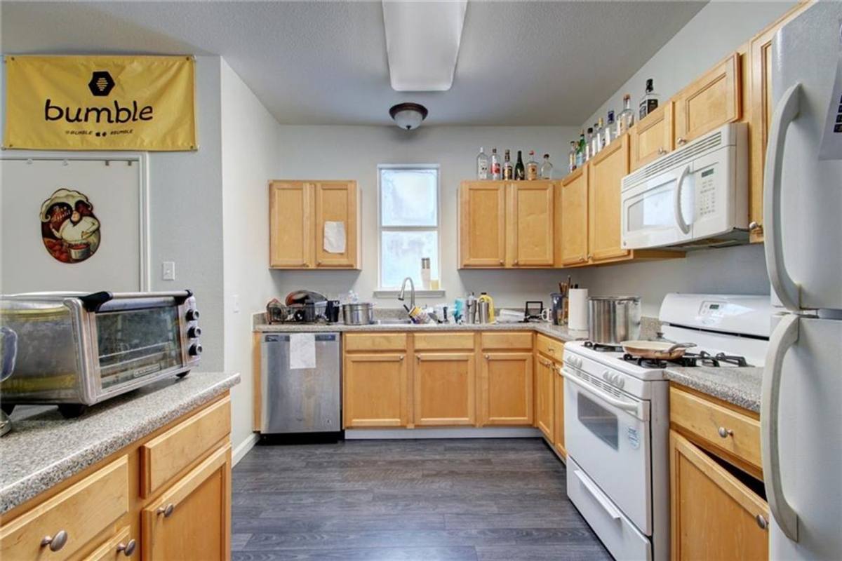 Townhouse for rent at 509 Elmwood Place #B, Austin, TX 78705