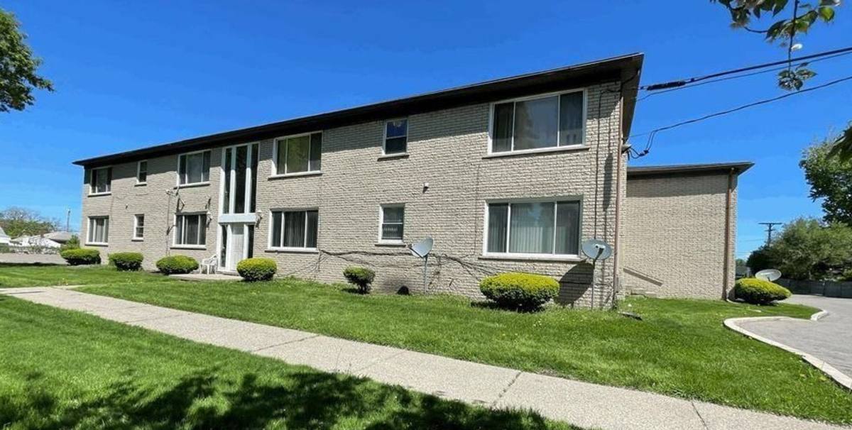 Apartment for rent at 16480 E 9 Mile, Eastpointe, MI 48021