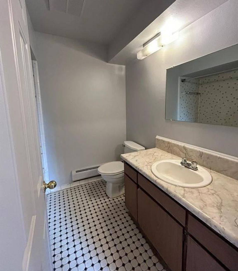 Apartment for rent at 16480 E 9 Mile, Eastpointe, MI 48021