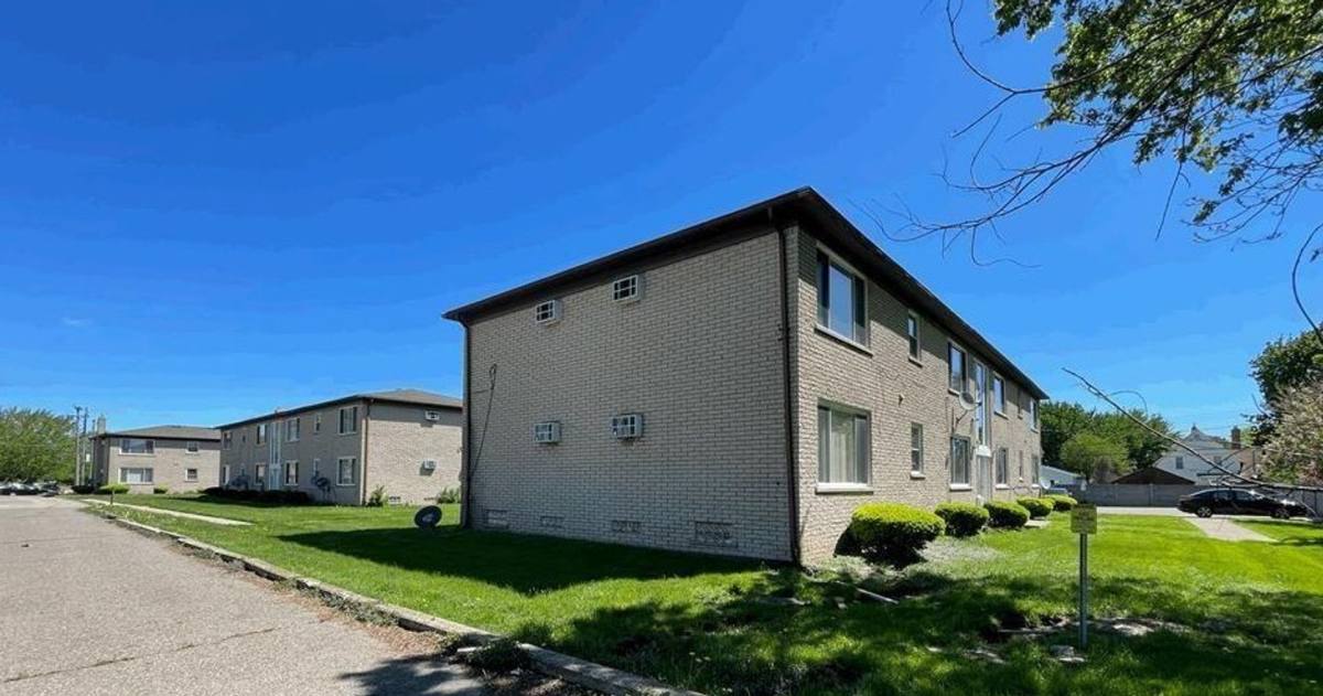 Apartment for rent at 16480 E 9 Mile, Eastpointe, MI 48021